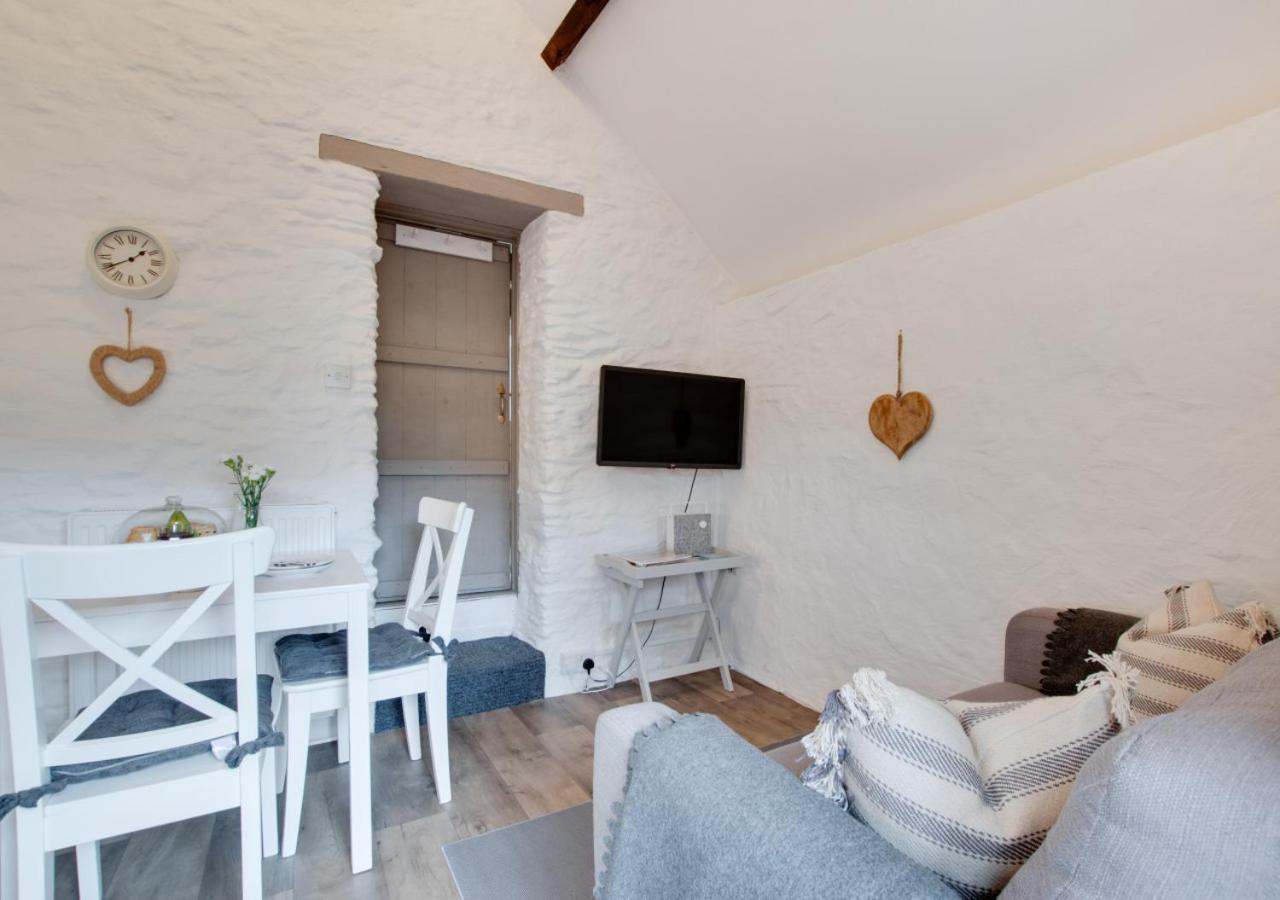 Love Cottage Combe Martin Bagian luar foto