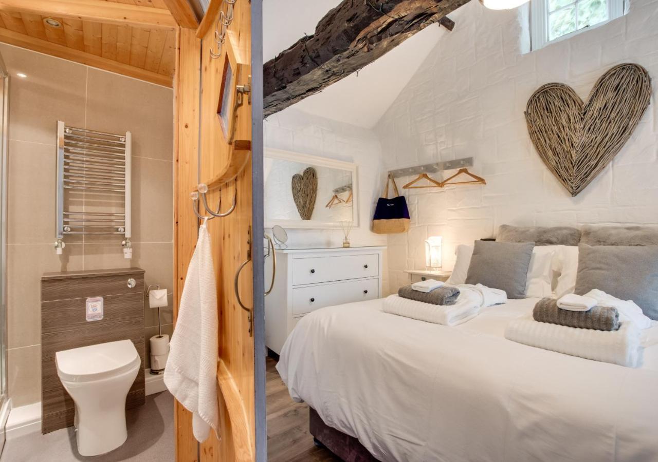 Love Cottage Combe Martin Bagian luar foto