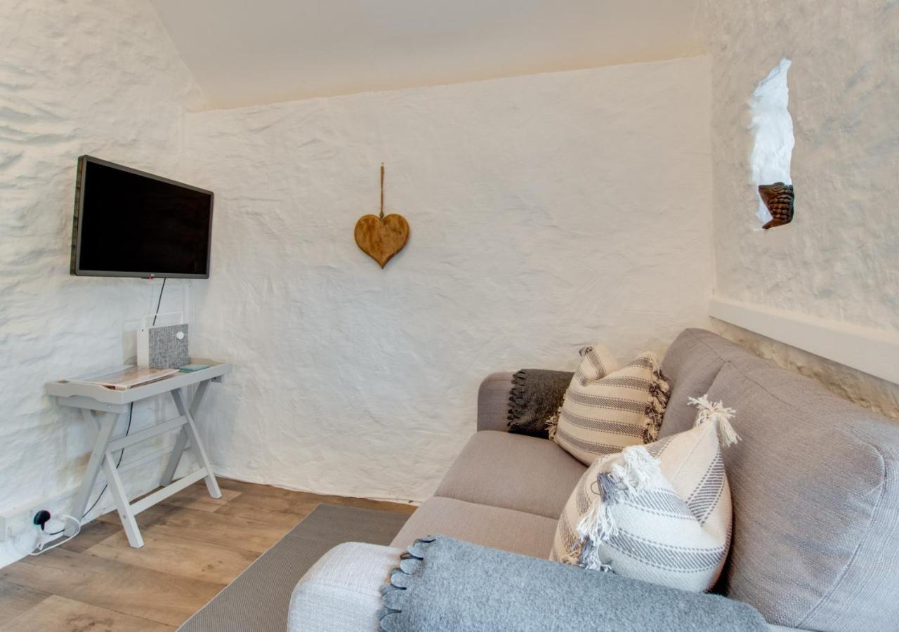 Love Cottage Combe Martin Bagian luar foto